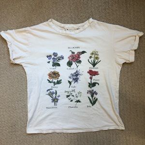 Graphic tee with flowers
